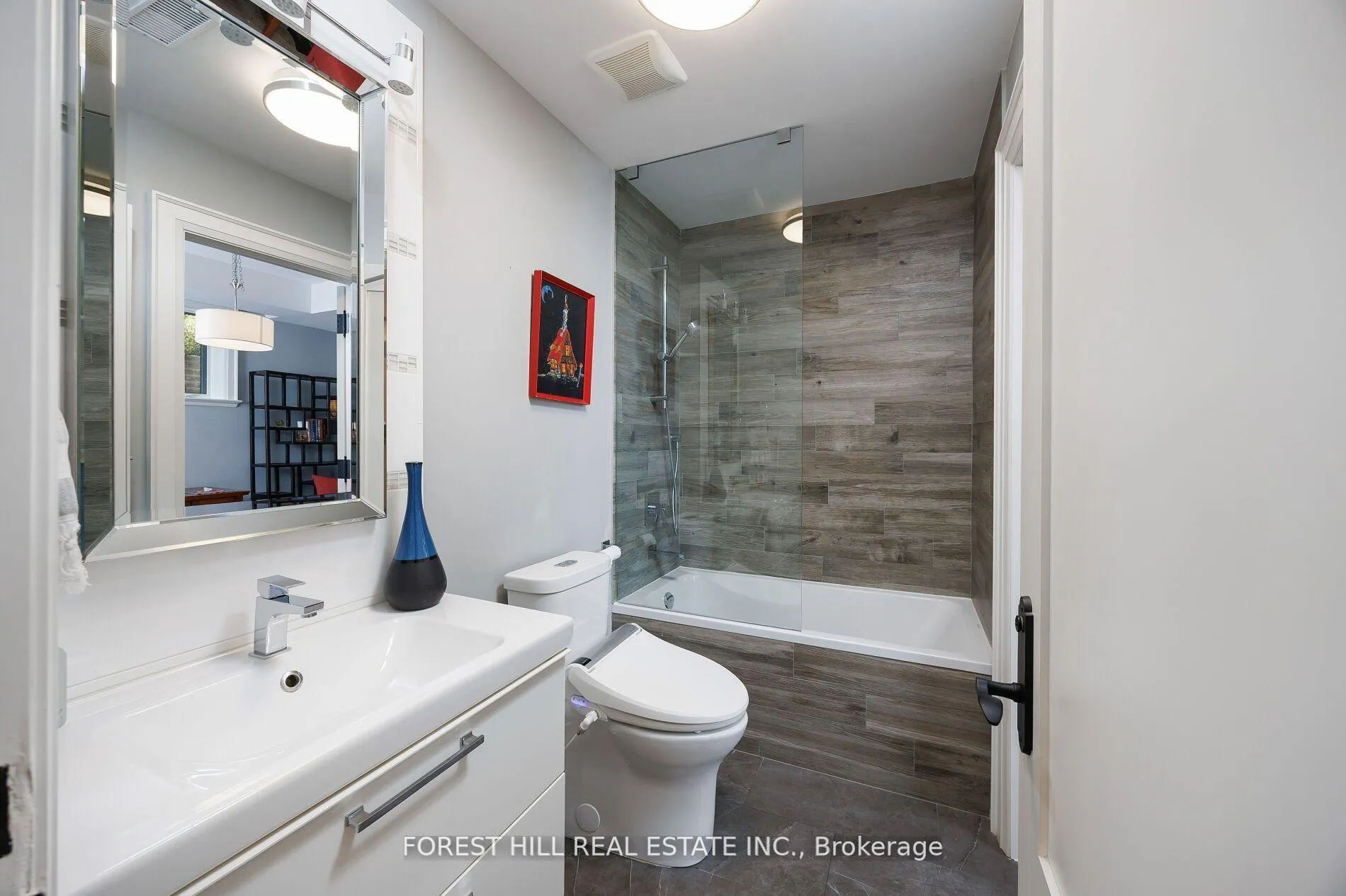 Photo 31 of 102 Chaplin Crescent, Toronto, Yonge-Eglinton — HOMEH