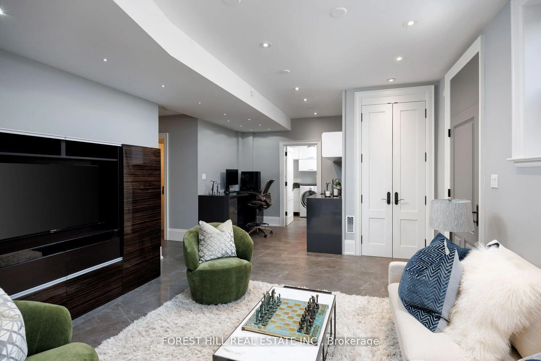 Photo 33 of 102 Chaplin Crescent, Toronto, Yonge-Eglinton — HOMEH
