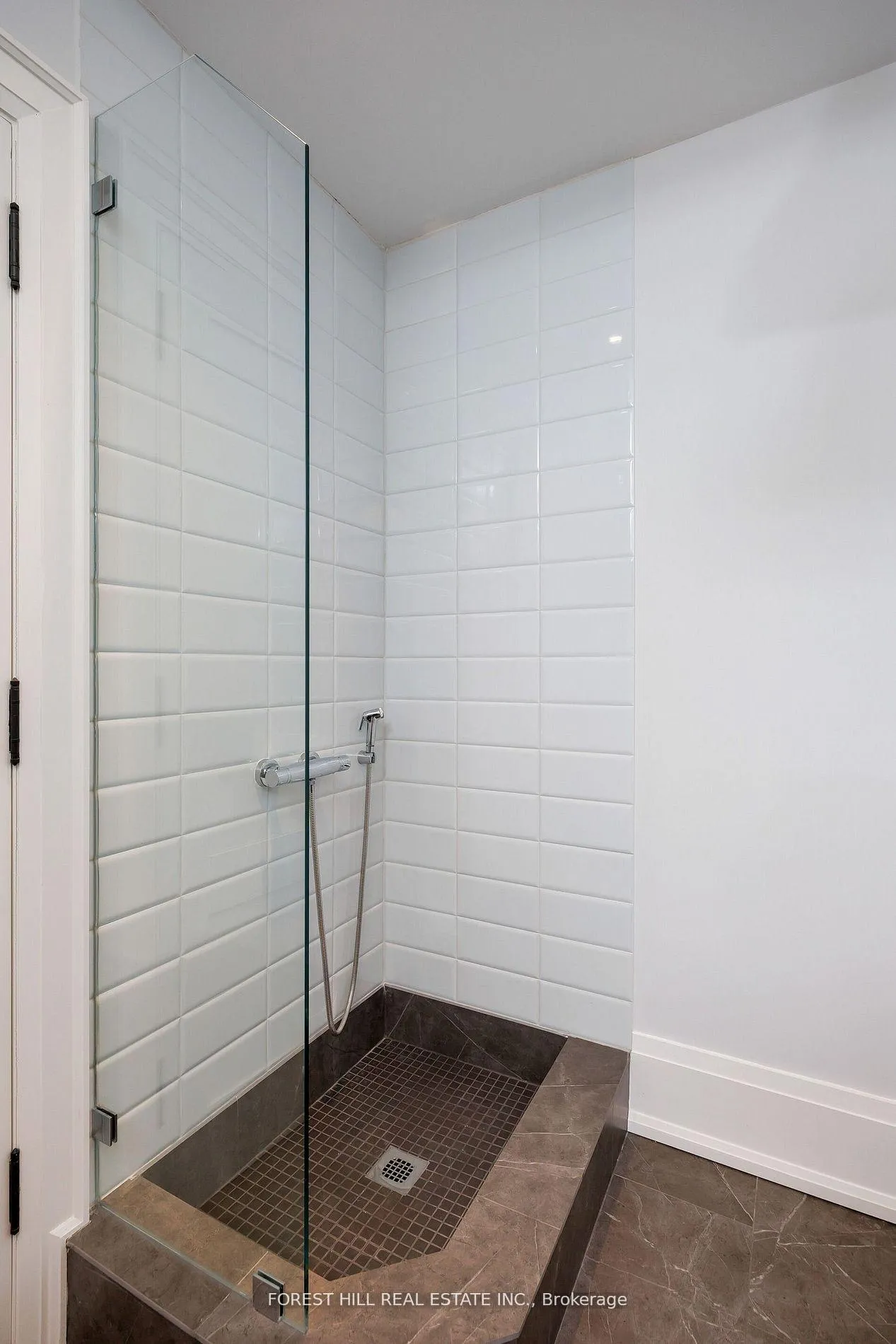 Photo 36 of 102 Chaplin Crescent, Toronto, Yonge-Eglinton — HOMEH