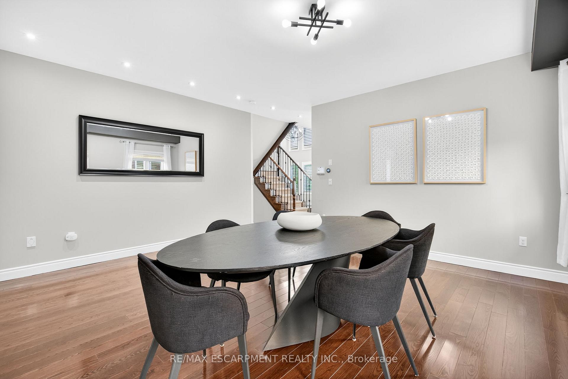 Photo 4 of 4223 Fuller Crescent, Burlington, Alton — HOMEH