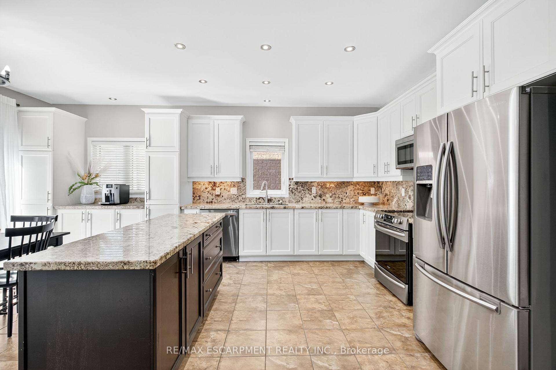 Photo 8 of 4223 Fuller Crescent, Burlington, Alton — HOMEH