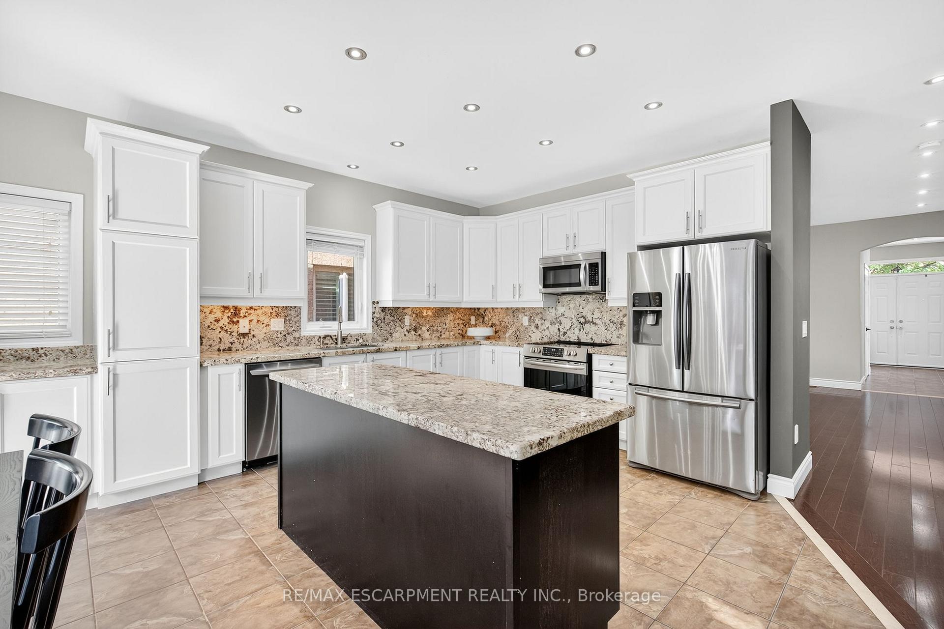Photo 9 of 4223 Fuller Crescent, Burlington, Alton — HOMEH