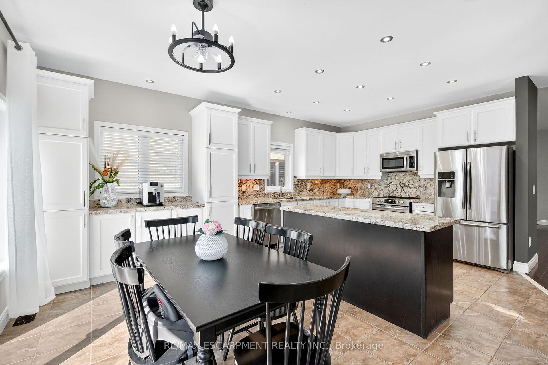 Photo 10 of 4223 Fuller Crescent, Burlington, Alton — HOMEH