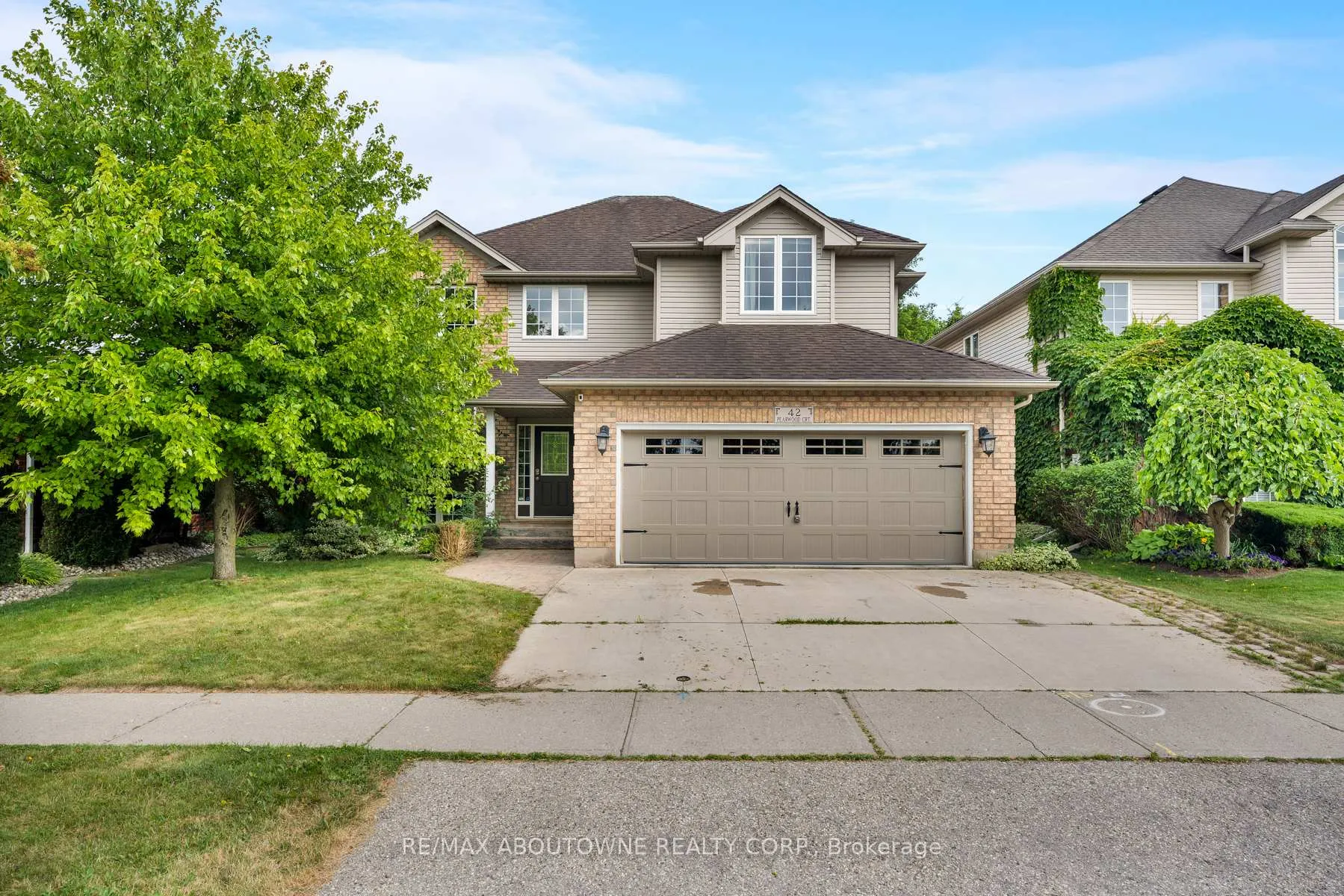 Front of 42 Pearwood Court