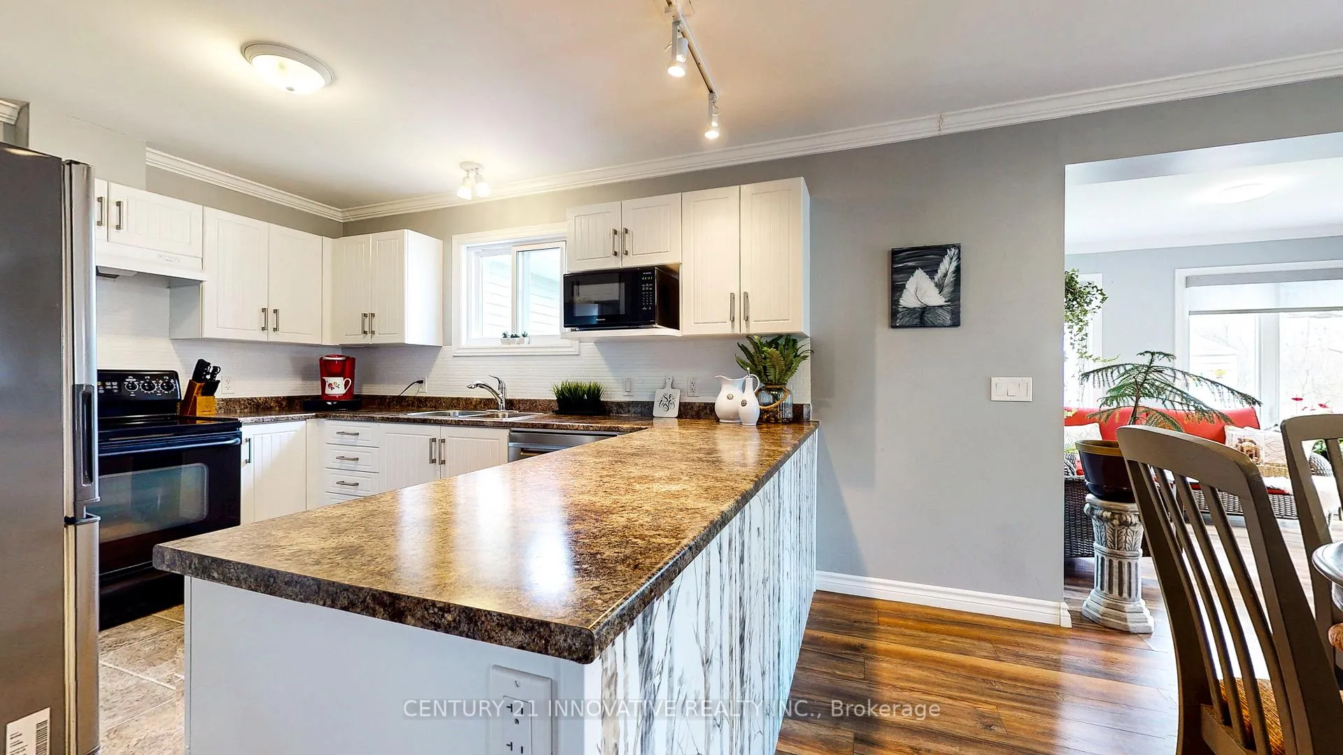 Photo 8 of 15 Aisworth Drive, Ramara, Atherley — HOMEH
