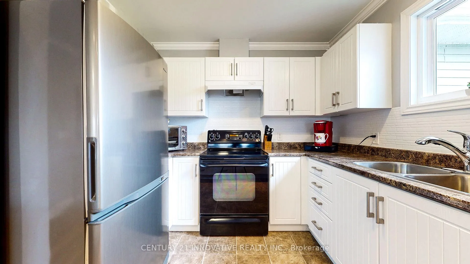 Photo 9 of 15 Aisworth Drive, Ramara, Atherley — HOMEH