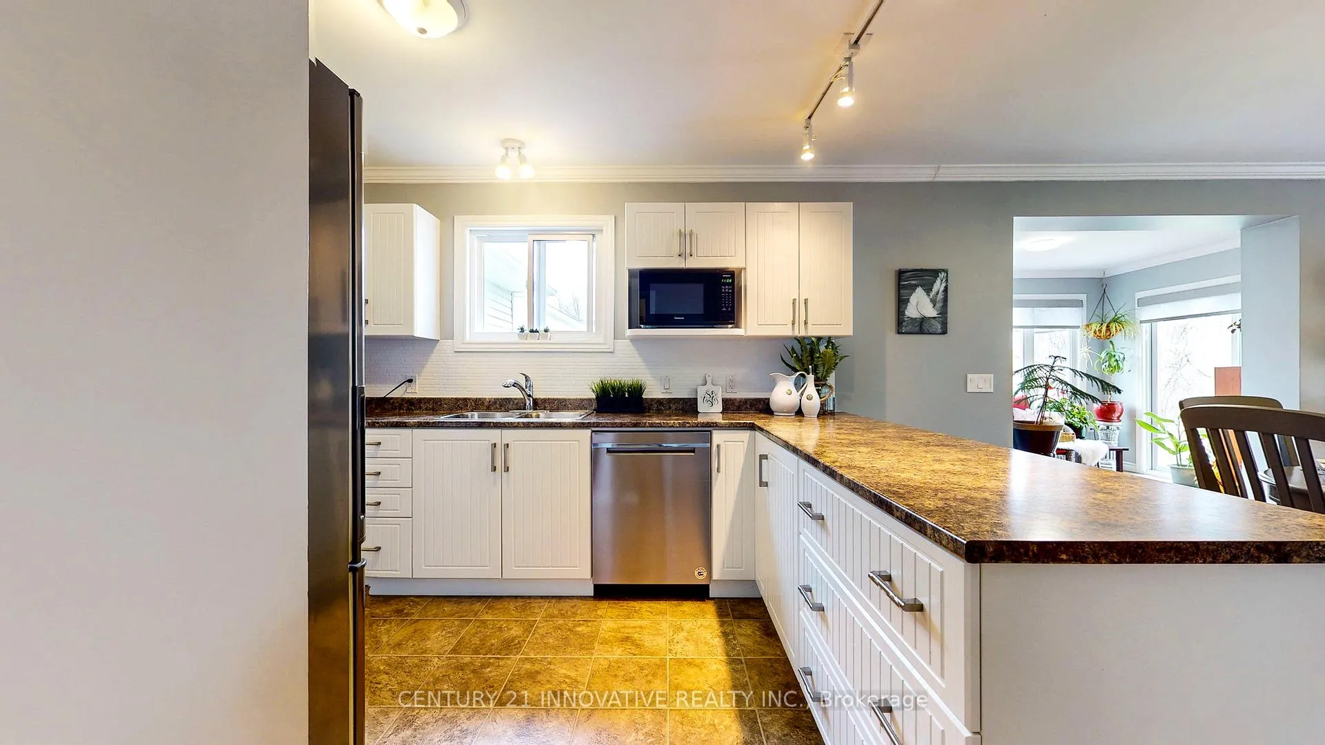Photo 10 of 15 Aisworth Drive, Ramara, Atherley — HOMEH