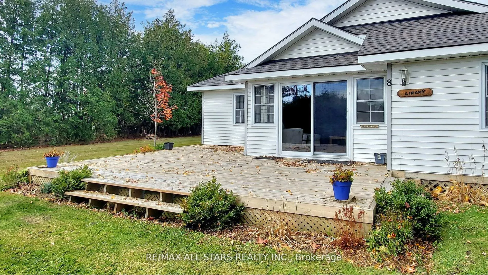 Photo 4 of 8 Tikvah Circle, Georgina, Historic Lakeshore Communities — HOMEH