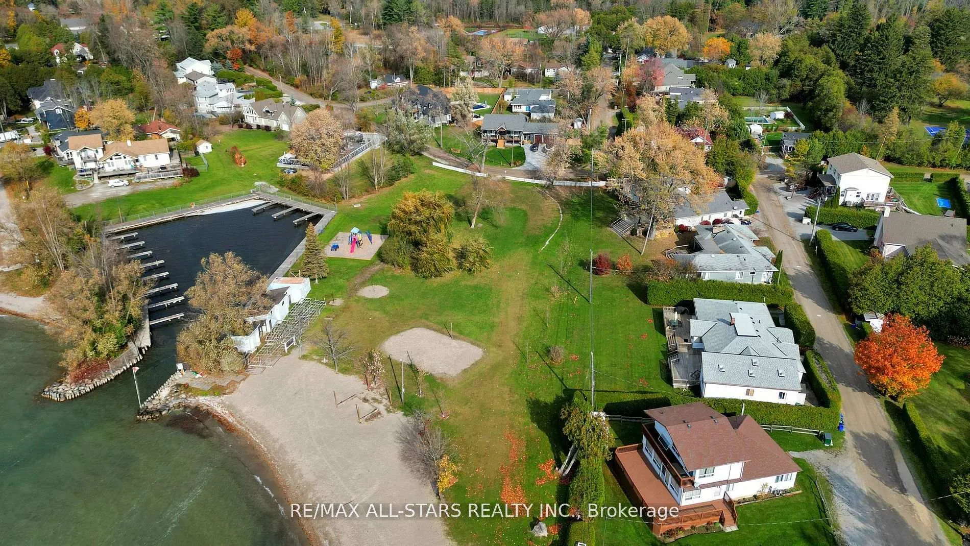 Photo 31 of 8 Tikvah Circle, Georgina, Historic Lakeshore Communities — HOMEH