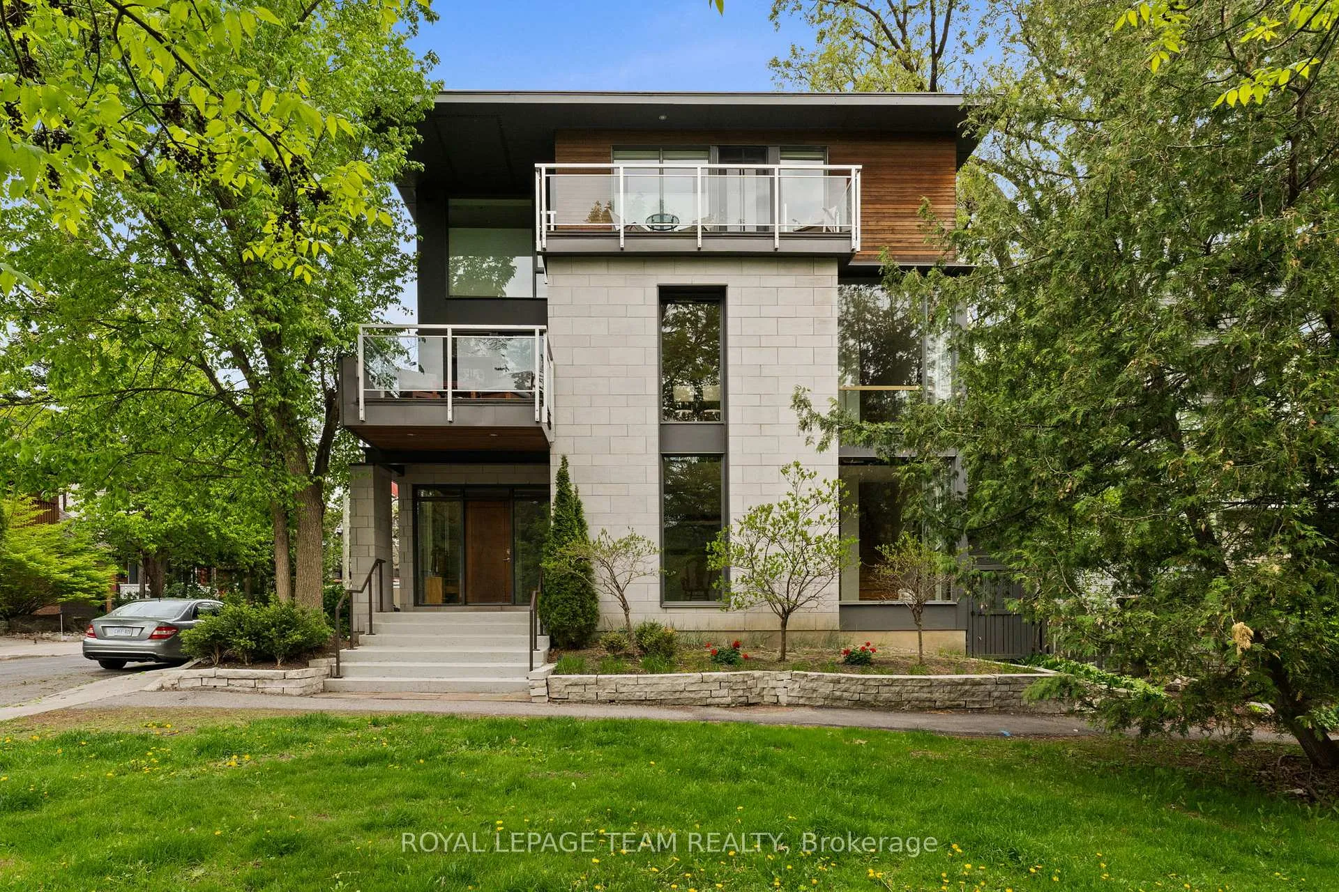 Photo 2 of 5 Rosedale Avenue, Ottawa, Old Ottawa South — HOMEH