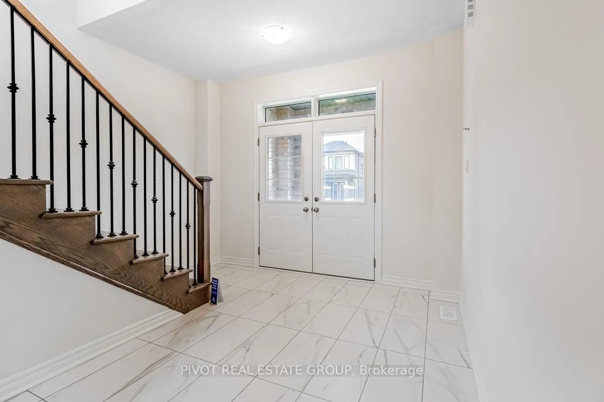 Photo 5 of 19 Moorhart Crescent, Caledon, Rural Caledon — HOMEH