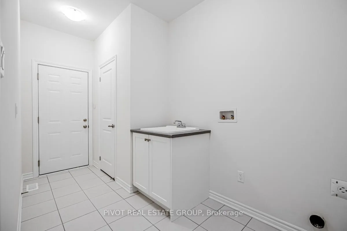 Photo 18 of 19 Moorhart Crescent, Caledon, Rural Caledon — HOMEH