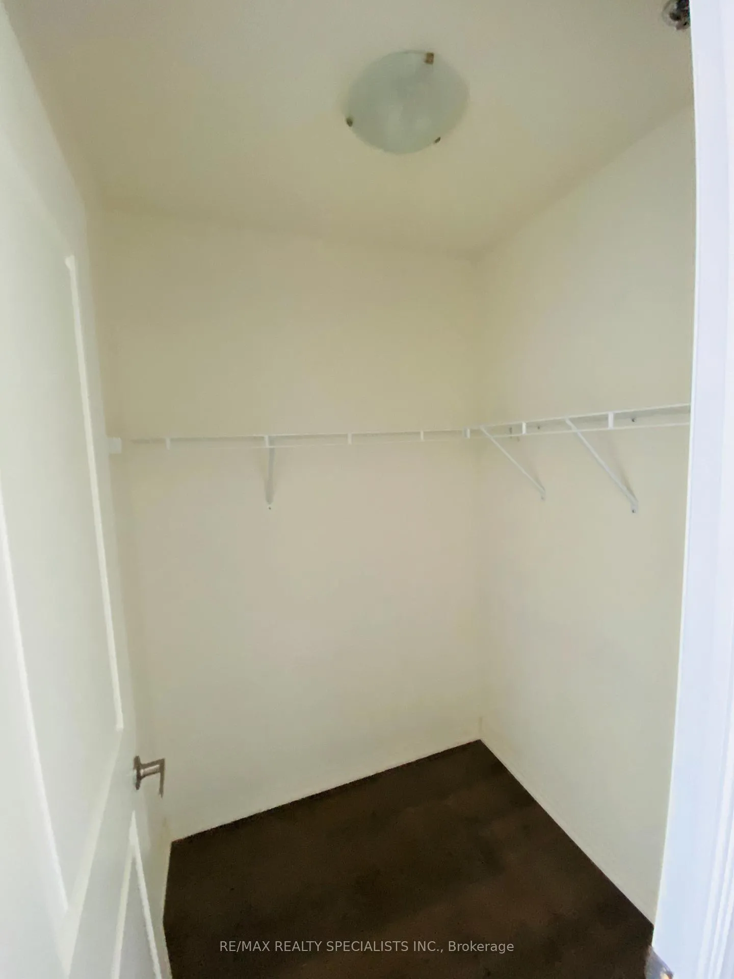 Photo 7 of Unit 801, 560 North Service Road, Grimsby, Grimsby Beach — HOMEH
