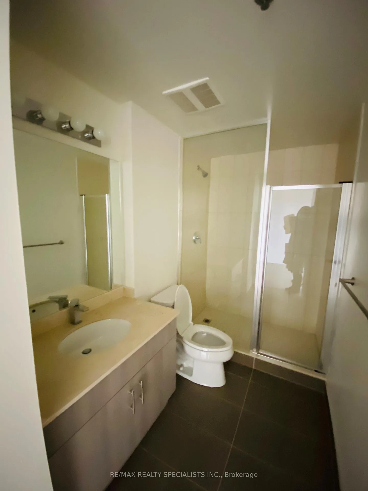 Photo 12 of Unit 801, 560 North Service Road, Grimsby, Grimsby Beach — HOMEH