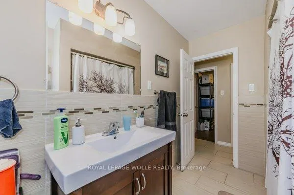 Photo 11 of 43 Secord Avenue, Kitchener — HOMEH