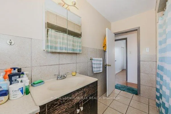 Photo 24 of 43 Secord Avenue, Kitchener — HOMEH