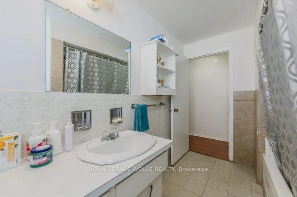Photo 32 of 43 Secord Avenue, Kitchener — HOMEH