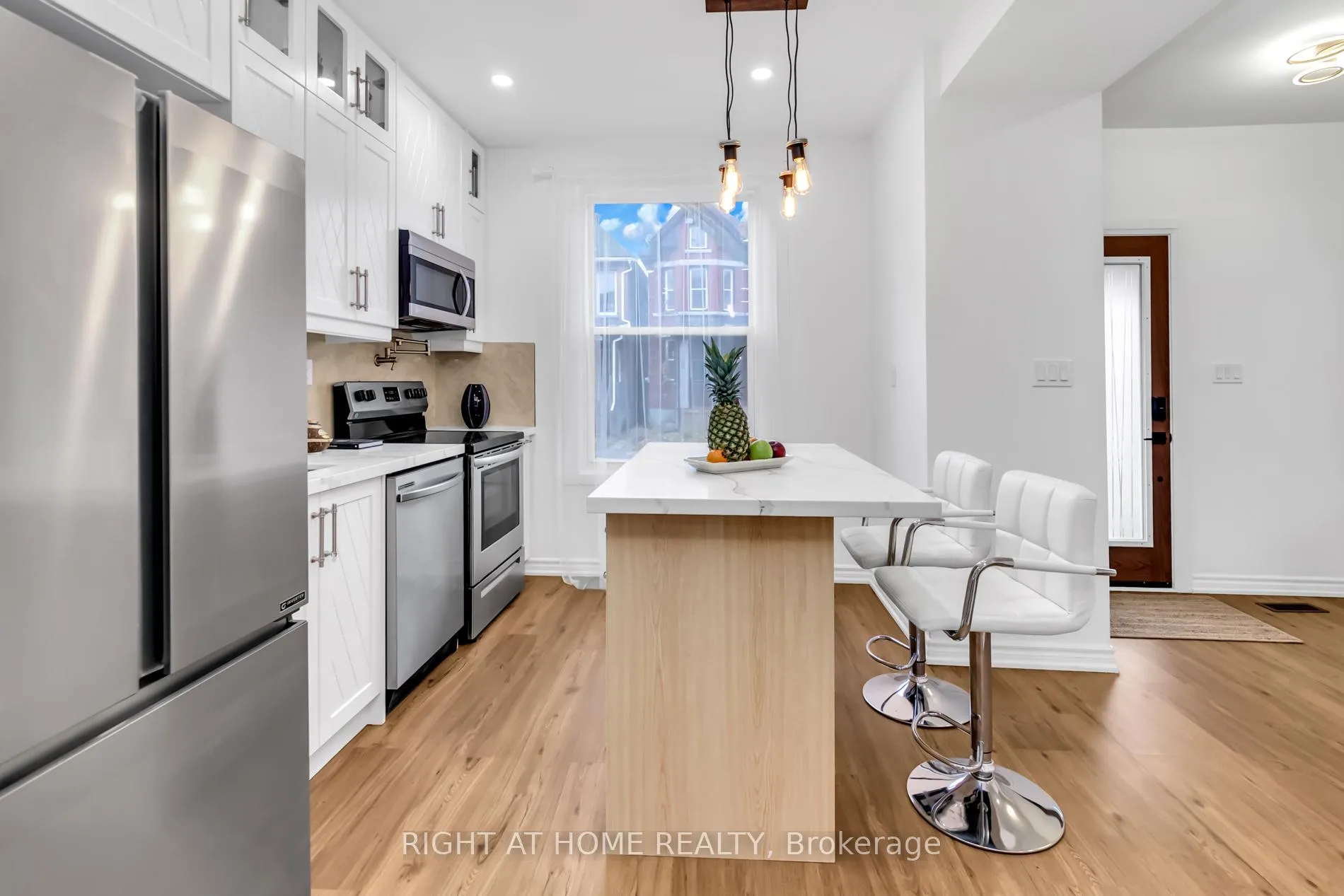 Photo 3 of 37 Ashley Street, Hamilton, Landsdale — HOMEH