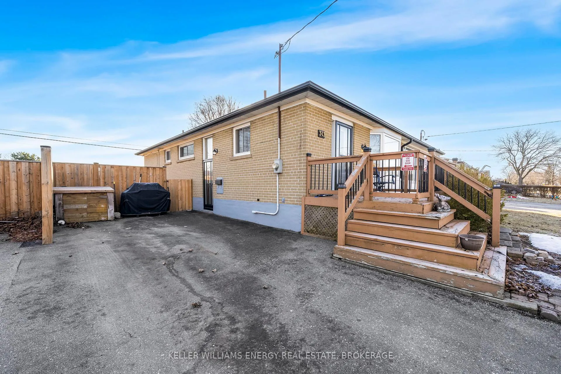 Photo 3 of 313 Rosedale Drive, Whitby, Downtown Whitby — HOMEH