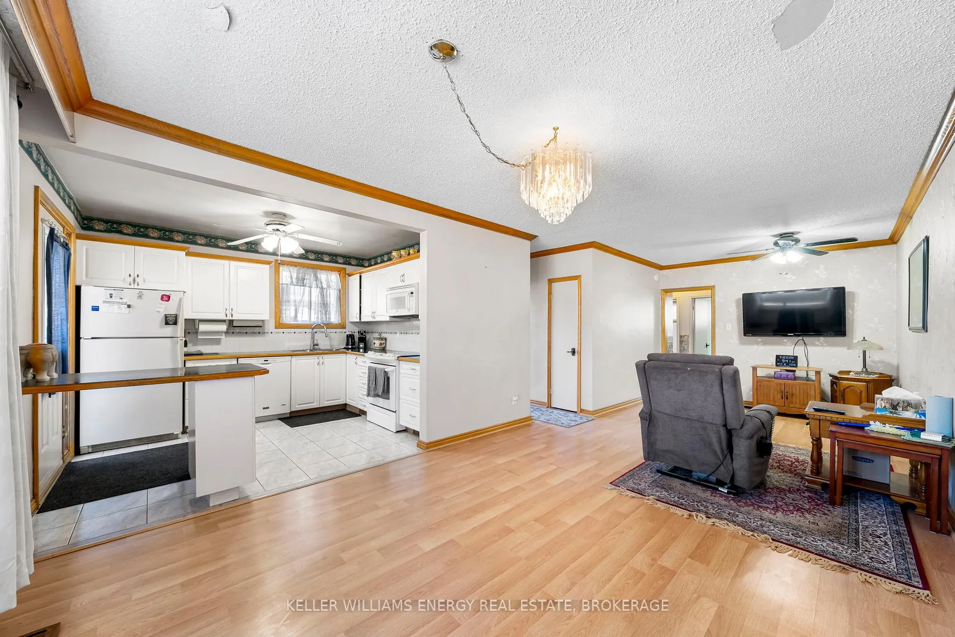 Photo 8 of 313 Rosedale Drive, Whitby, Downtown Whitby — HOMEH