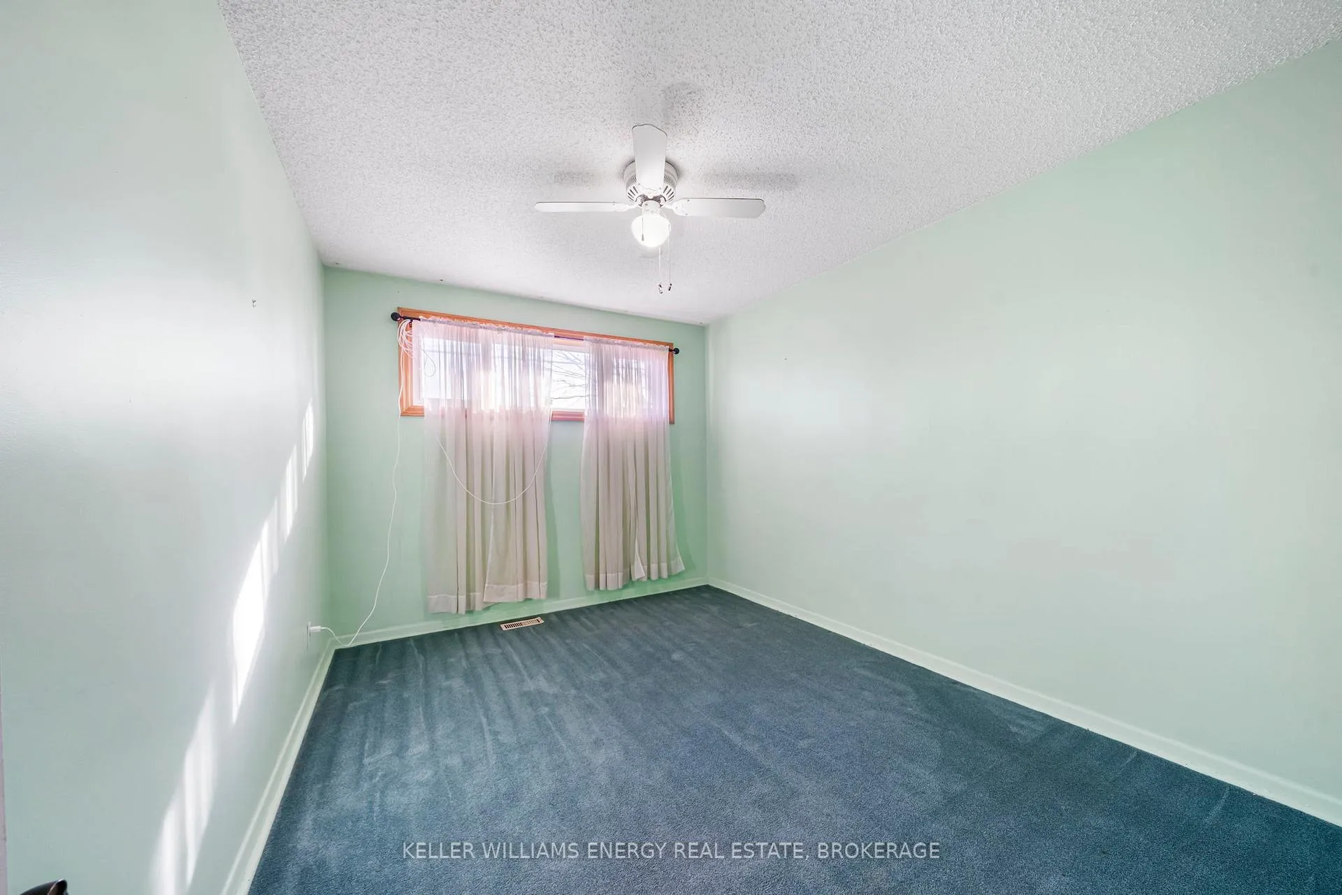 Photo 13 of 313 Rosedale Drive, Whitby, Downtown Whitby — HOMEH
