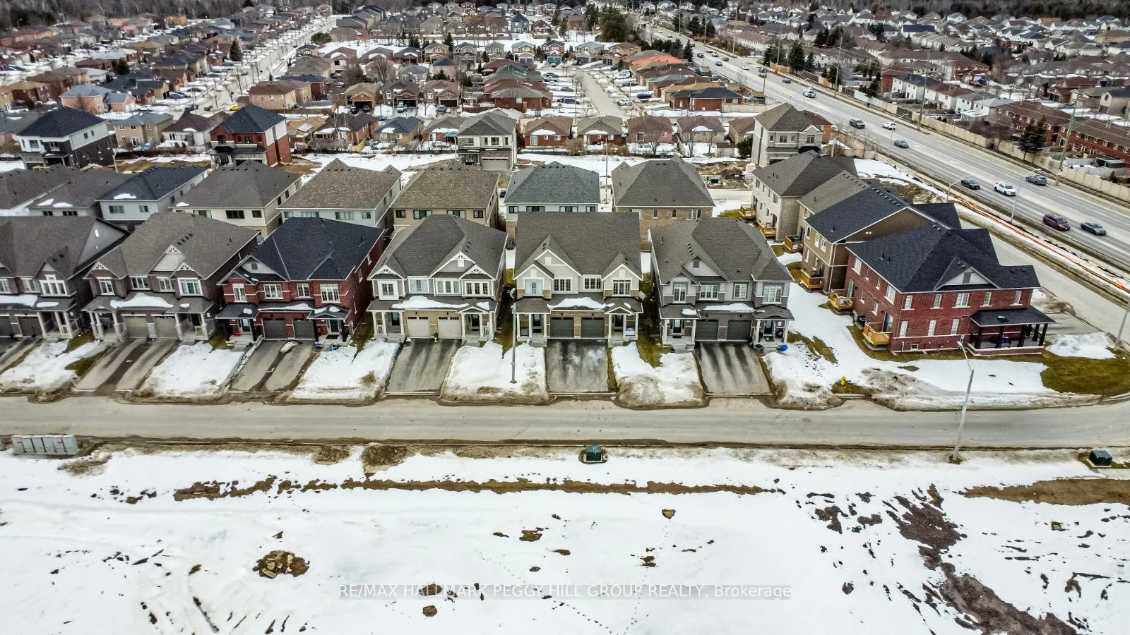 Photo 2 of 76 West Oak Trail, Barrie, Rural Barrie Southeast — HOMEH
