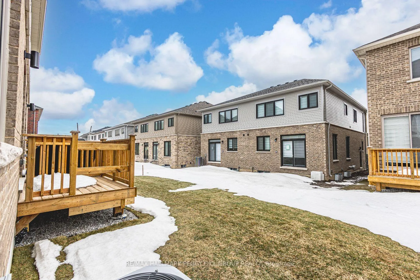 Photo 14 of 76 West Oak Trail, Barrie, Rural Barrie Southeast — HOMEH