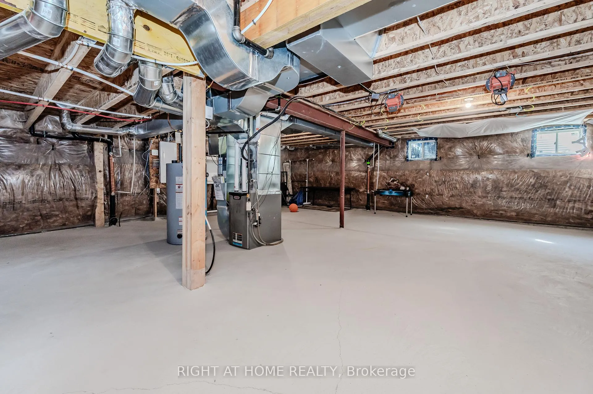 Photo 19 of 154 HiStand Trail, Kitchener — HOMEH