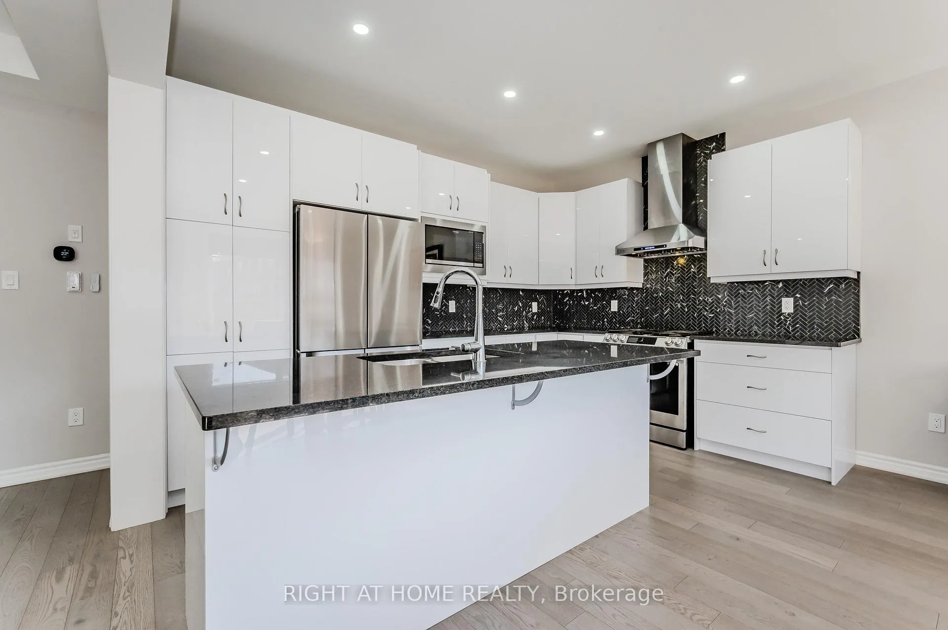 Photo 36 of 154 HiStand Trail, Kitchener — HOMEH