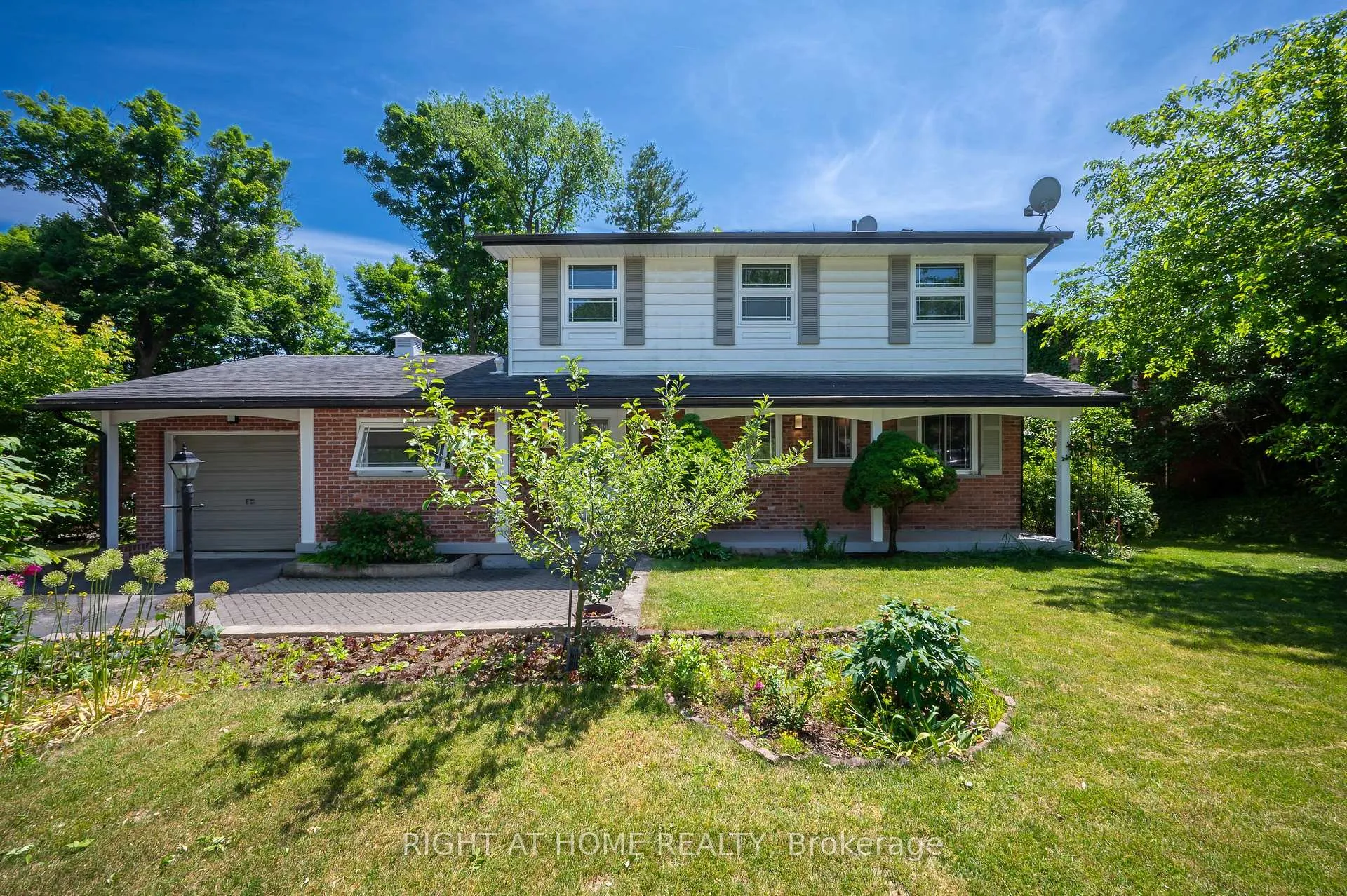 Photo 2 of 85 Robinhood Drive, Hamilton, Dundas — HOMEH