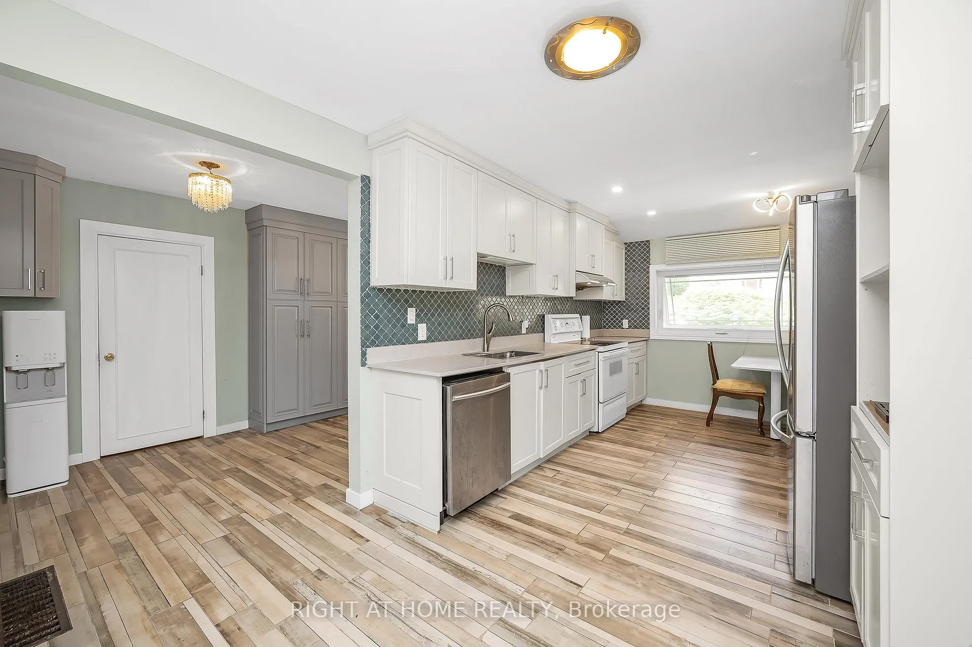 Photo 8 of 85 Robinhood Drive, Hamilton, Dundas — HOMEH