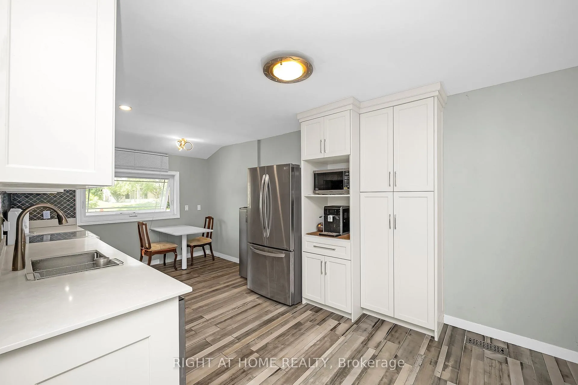 Photo 10 of 85 Robinhood Drive, Hamilton, Dundas — HOMEH