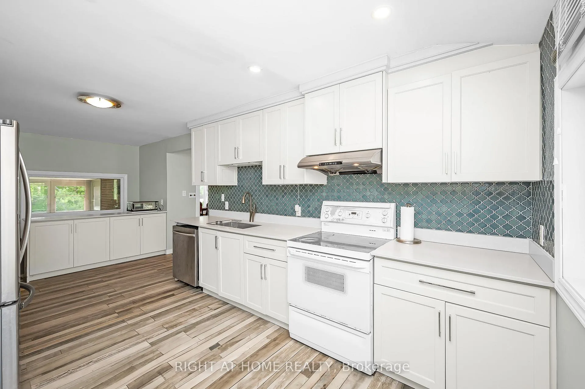 Photo 11 of 85 Robinhood Drive, Hamilton, Dundas — HOMEH