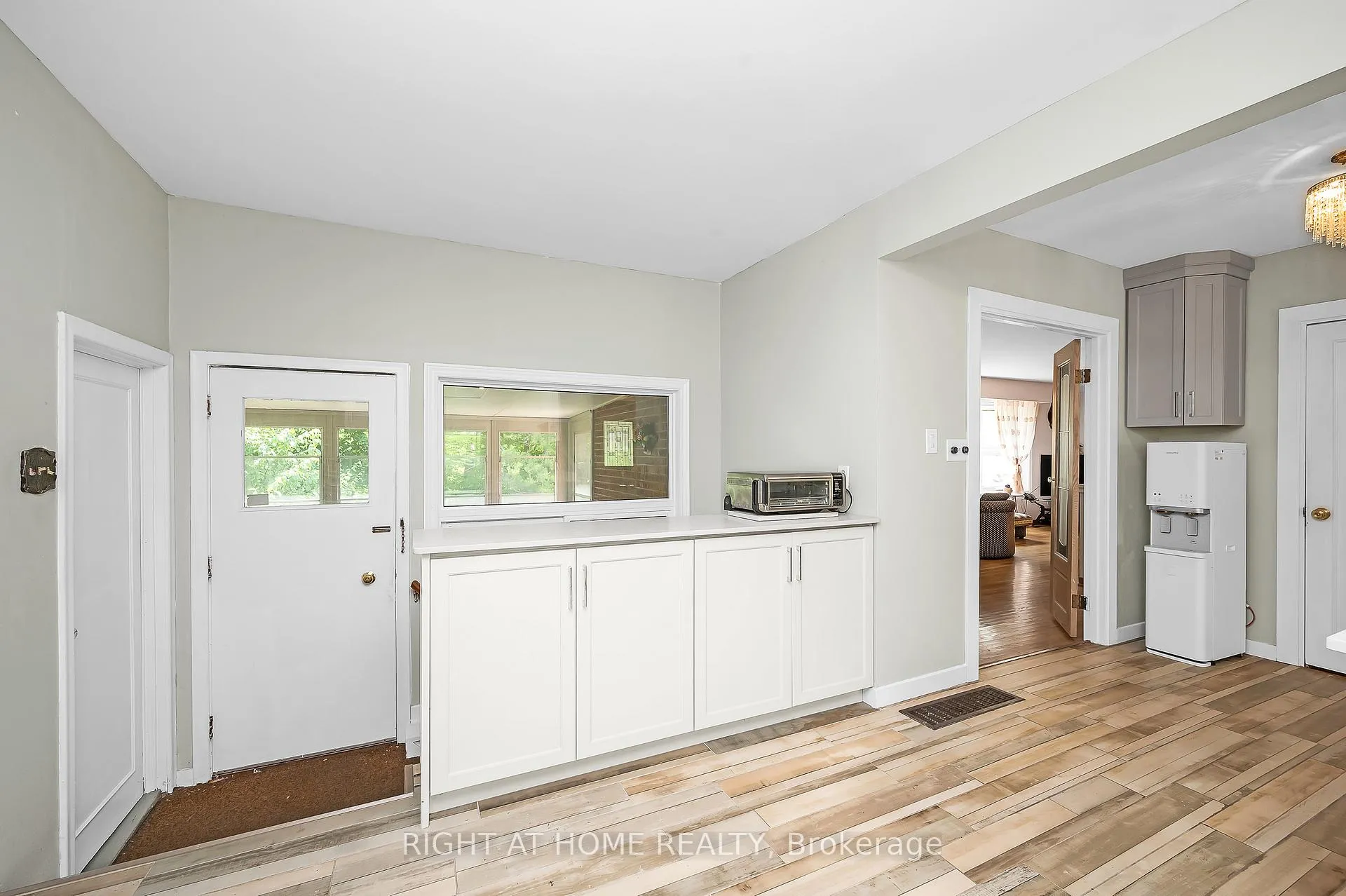 Photo 12 of 85 Robinhood Drive, Hamilton, Dundas — HOMEH