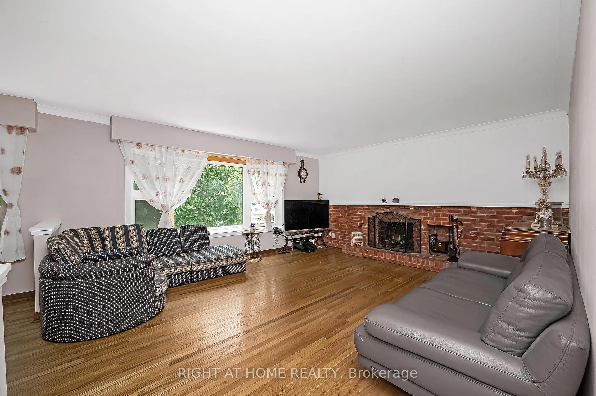 Photo 15 of 85 Robinhood Drive, Hamilton, Dundas — HOMEH