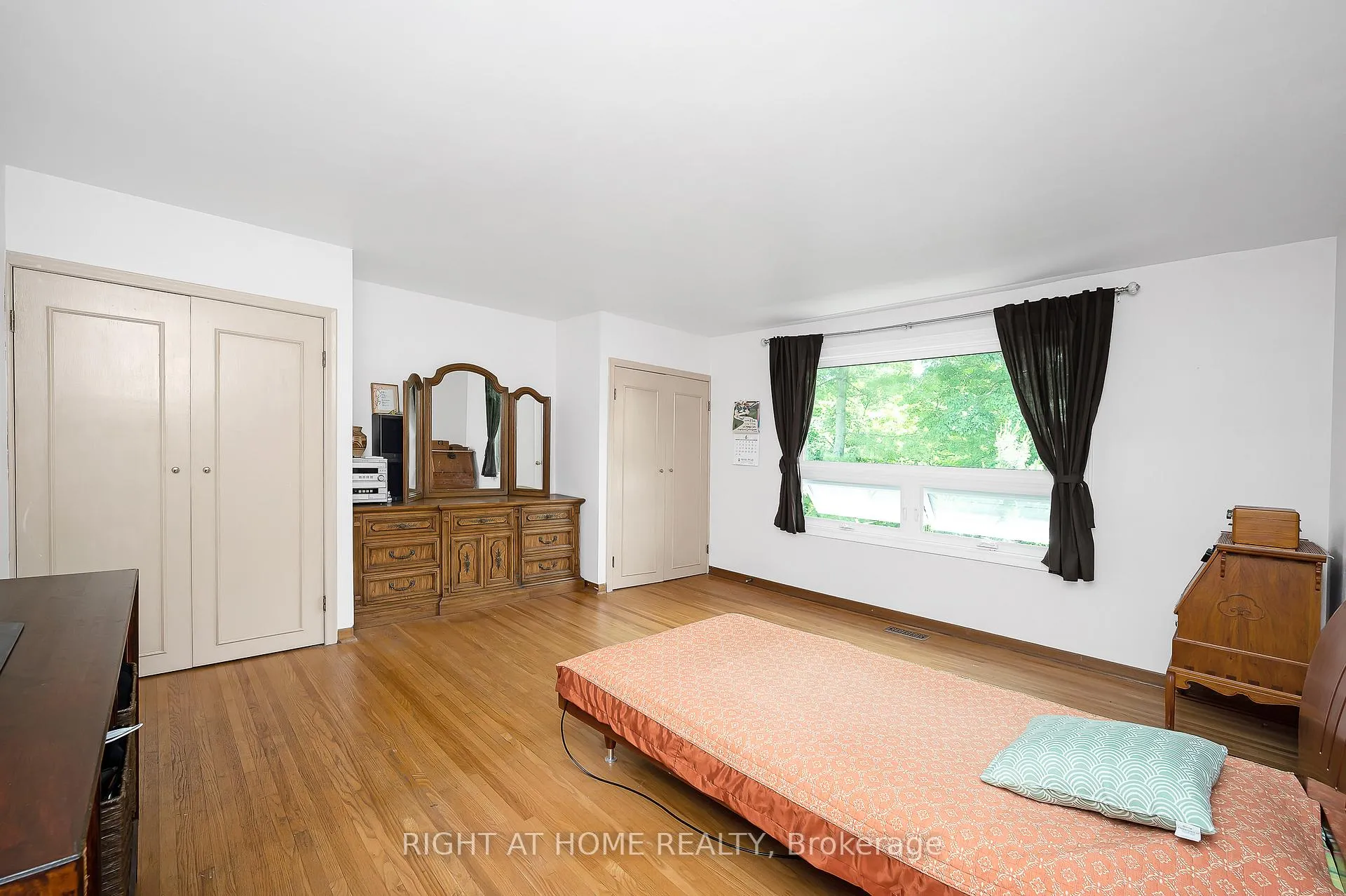 Photo 18 of 85 Robinhood Drive, Hamilton, Dundas — HOMEH