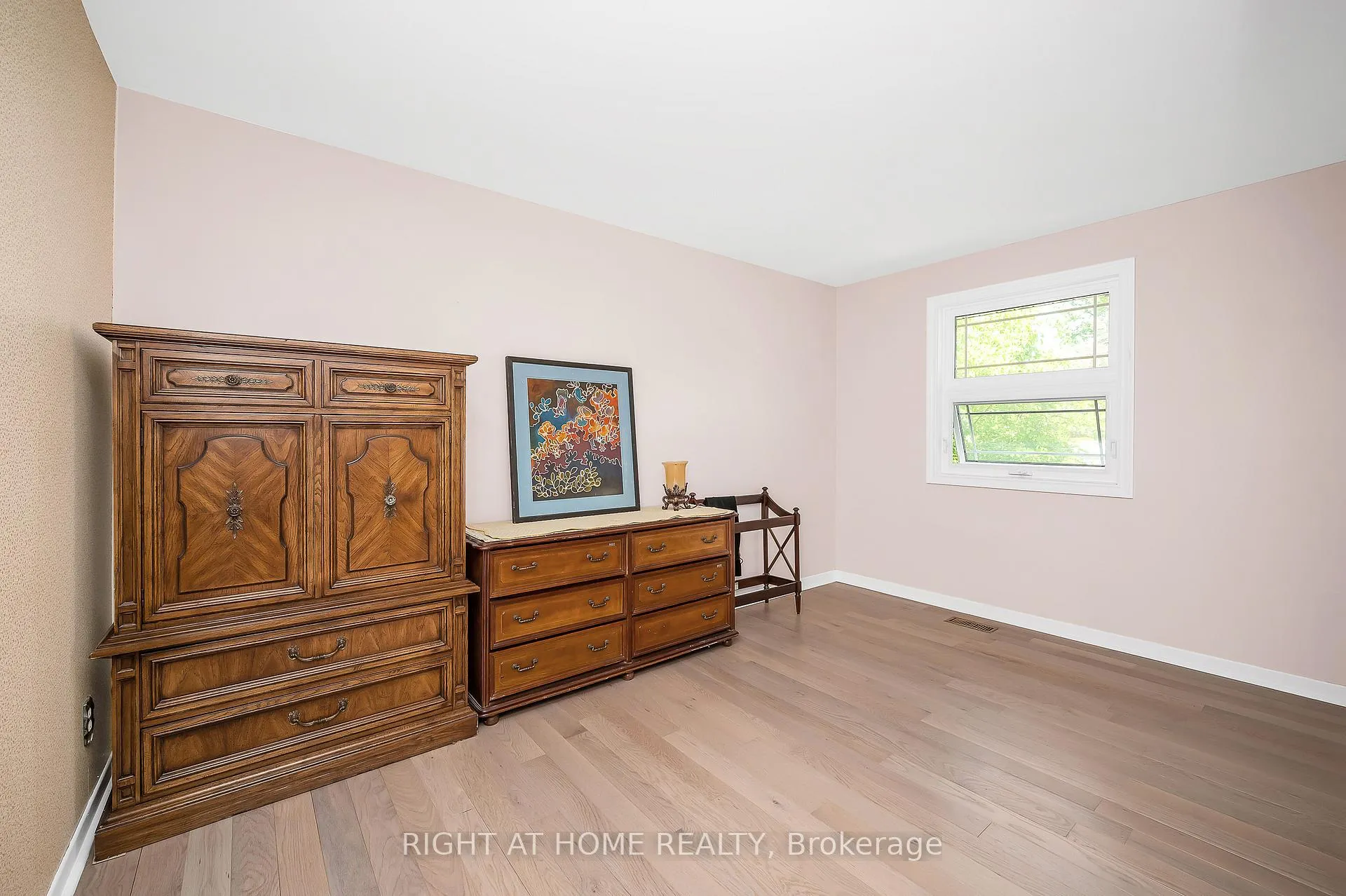 Photo 19 of 85 Robinhood Drive, Hamilton, Dundas — HOMEH