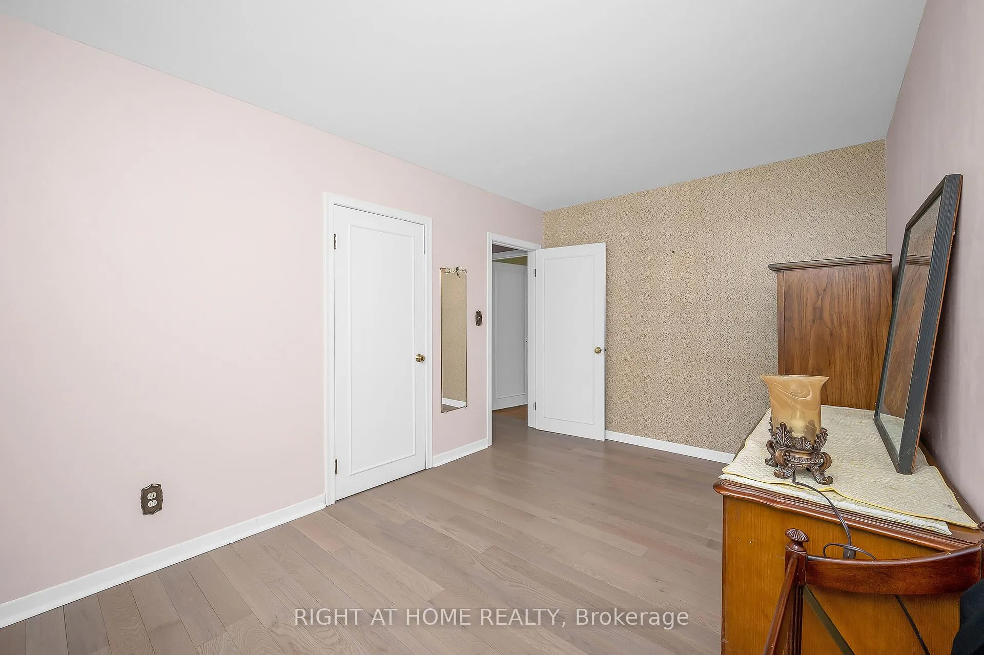 Photo 20 of 85 Robinhood Drive, Hamilton, Dundas — HOMEH