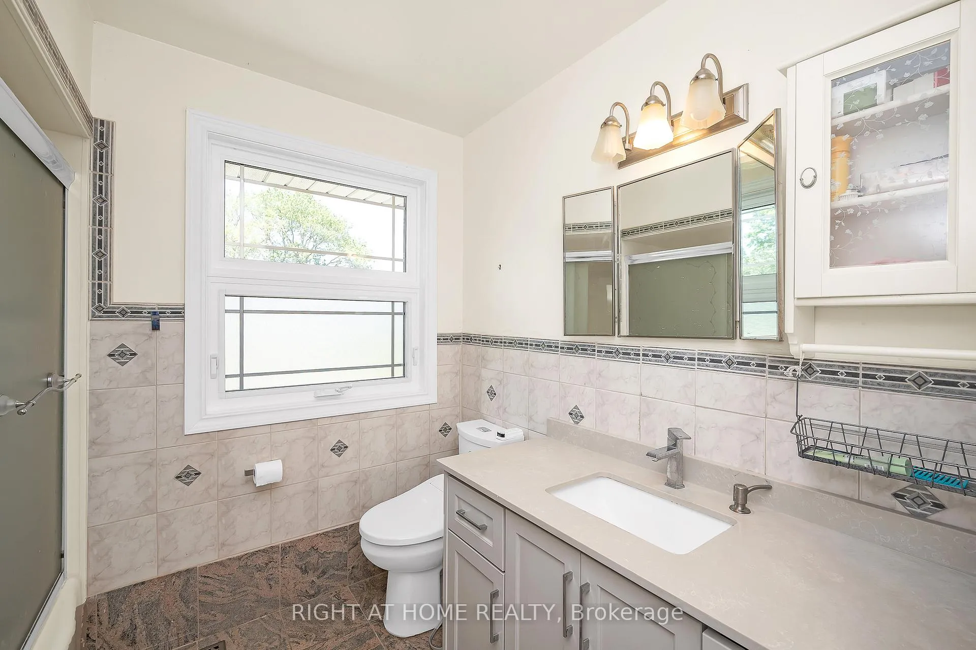 Photo 21 of 85 Robinhood Drive, Hamilton, Dundas — HOMEH