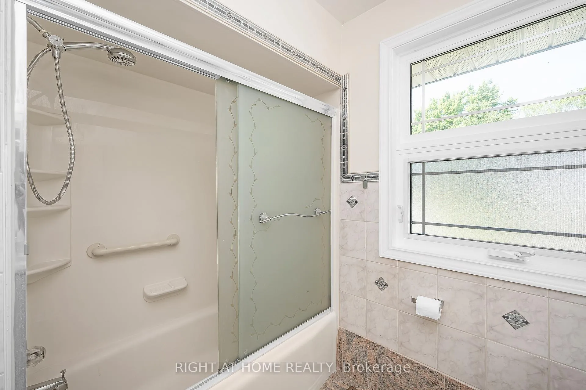 Photo 22 of 85 Robinhood Drive, Hamilton, Dundas — HOMEH