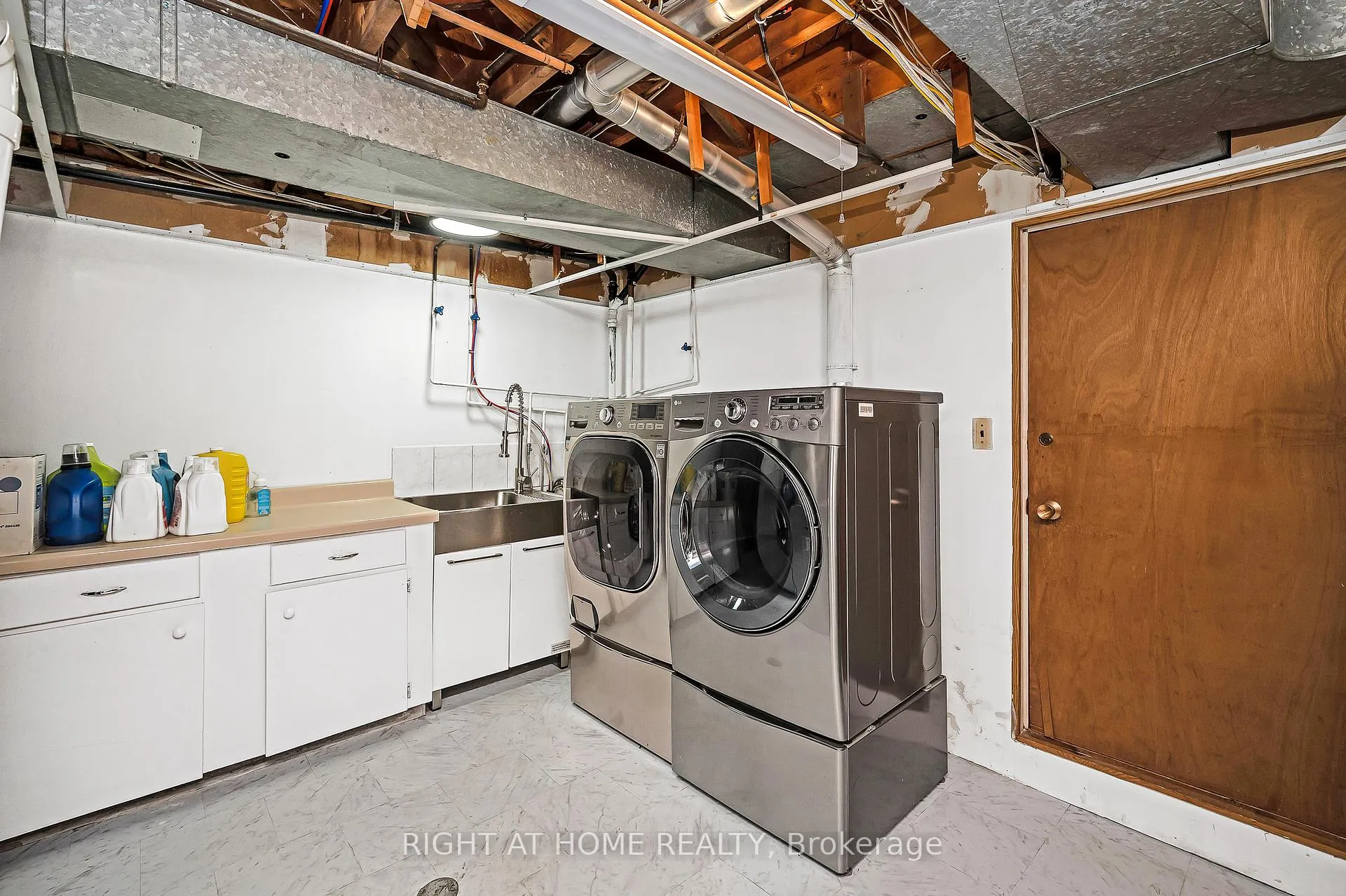 Photo 33 of 85 Robinhood Drive, Hamilton, Dundas — HOMEH
