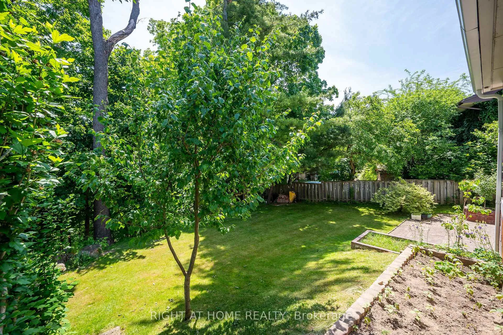 Photo 35 of 85 Robinhood Drive, Hamilton, Dundas — HOMEH