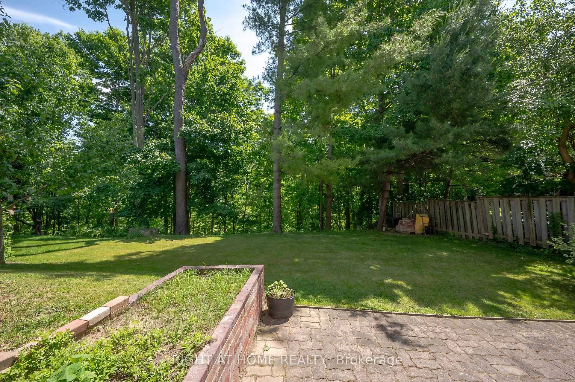 Photo 42 of 85 Robinhood Drive, Hamilton, Dundas — HOMEH