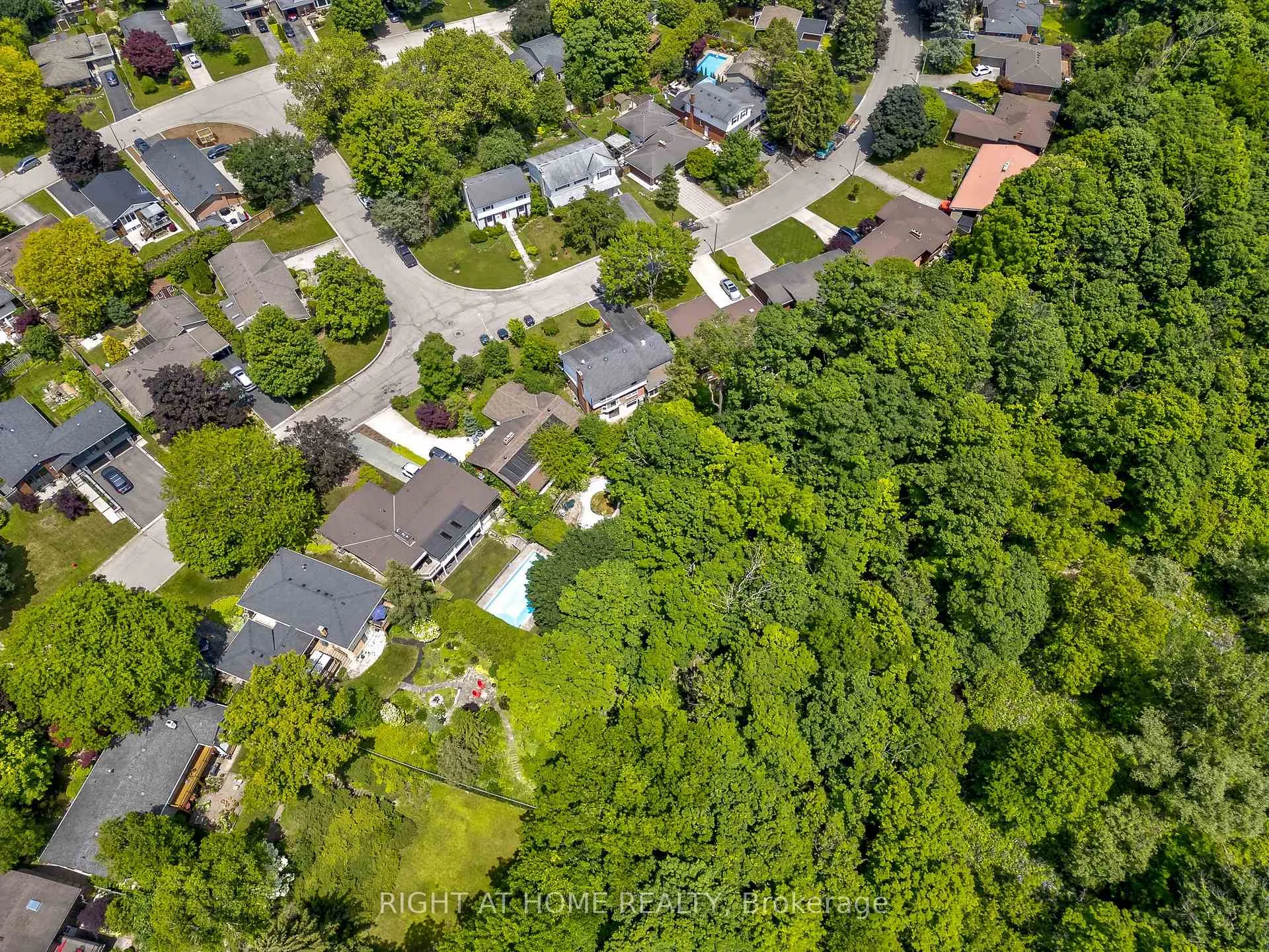 Photo 44 of 85 Robinhood Drive, Hamilton, Dundas — HOMEH