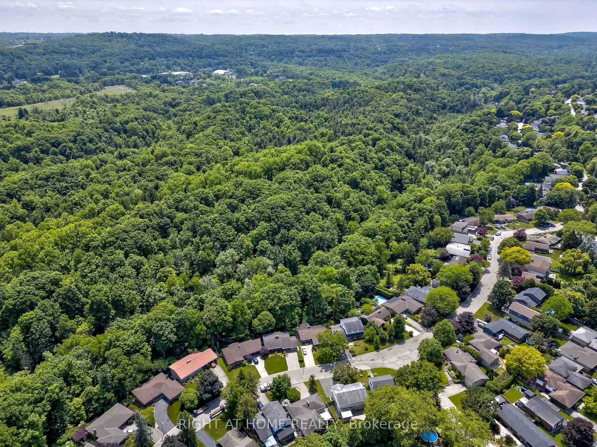 Photo 46 of 85 Robinhood Drive, Hamilton, Dundas — HOMEH