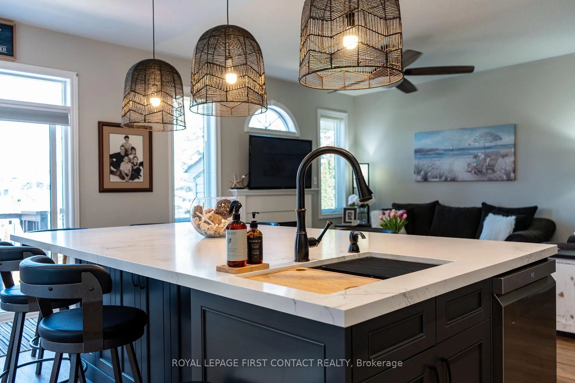 Photo 4 of 74 Meadowlark Boulevard, Wasaga Beach — HOMEH