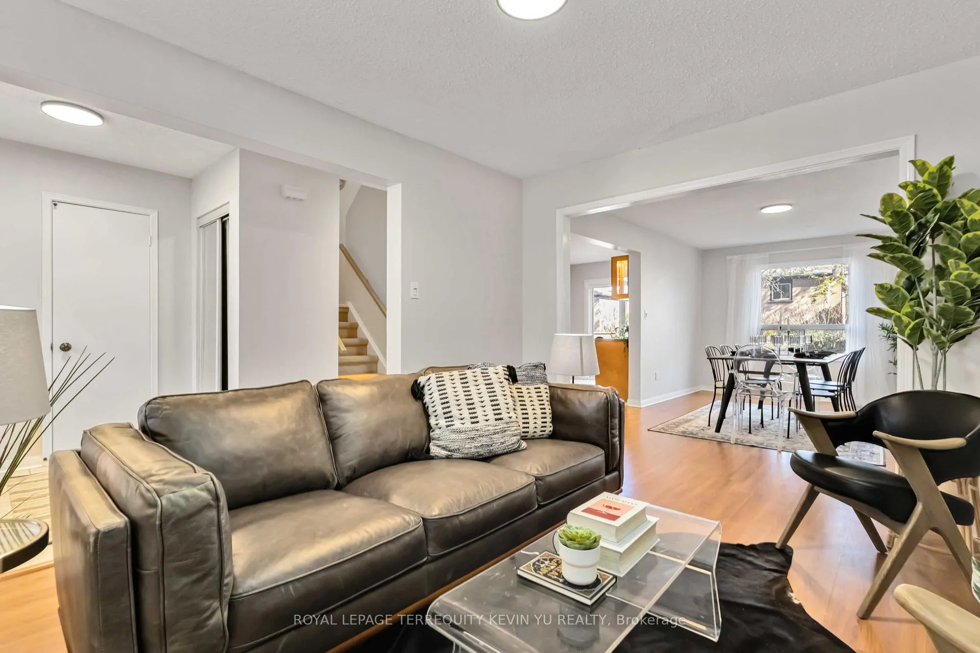 Photo 4 of 24 Blackburn Crescent, Ajax, Central — HOMEH