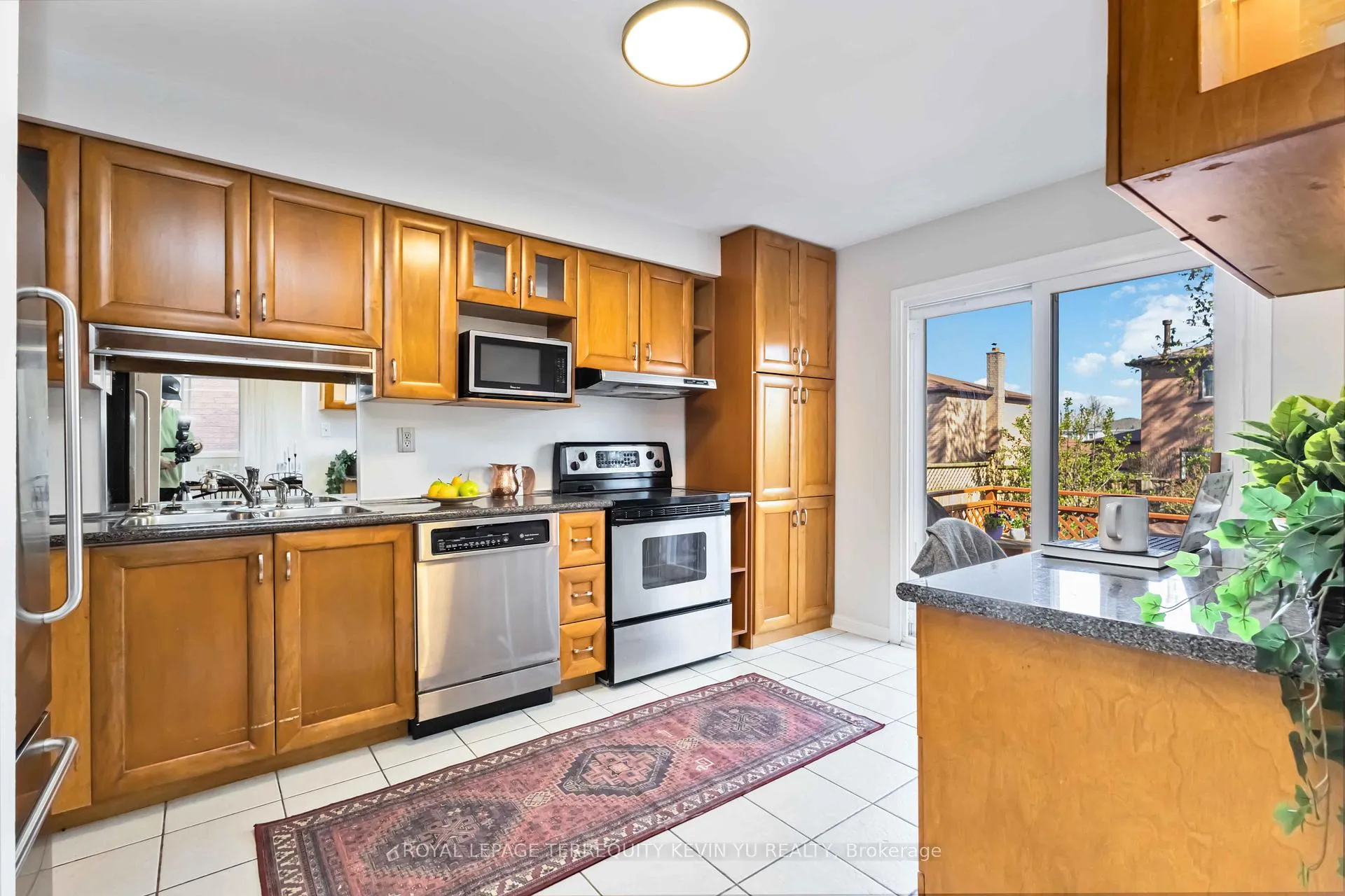Photo 9 of 24 Blackburn Crescent, Ajax, Central — HOMEH