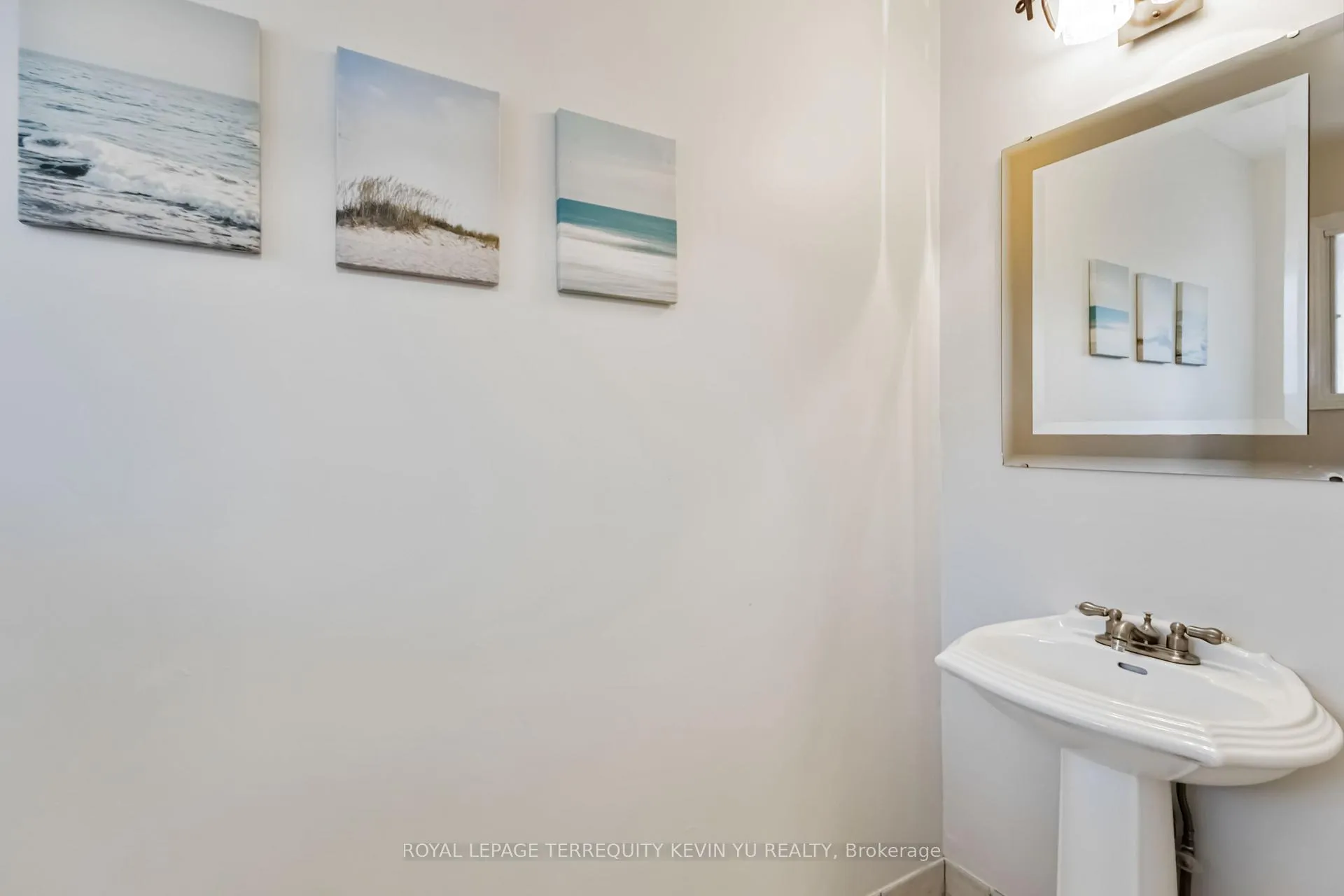 Photo 10 of 24 Blackburn Crescent, Ajax, Central — HOMEH