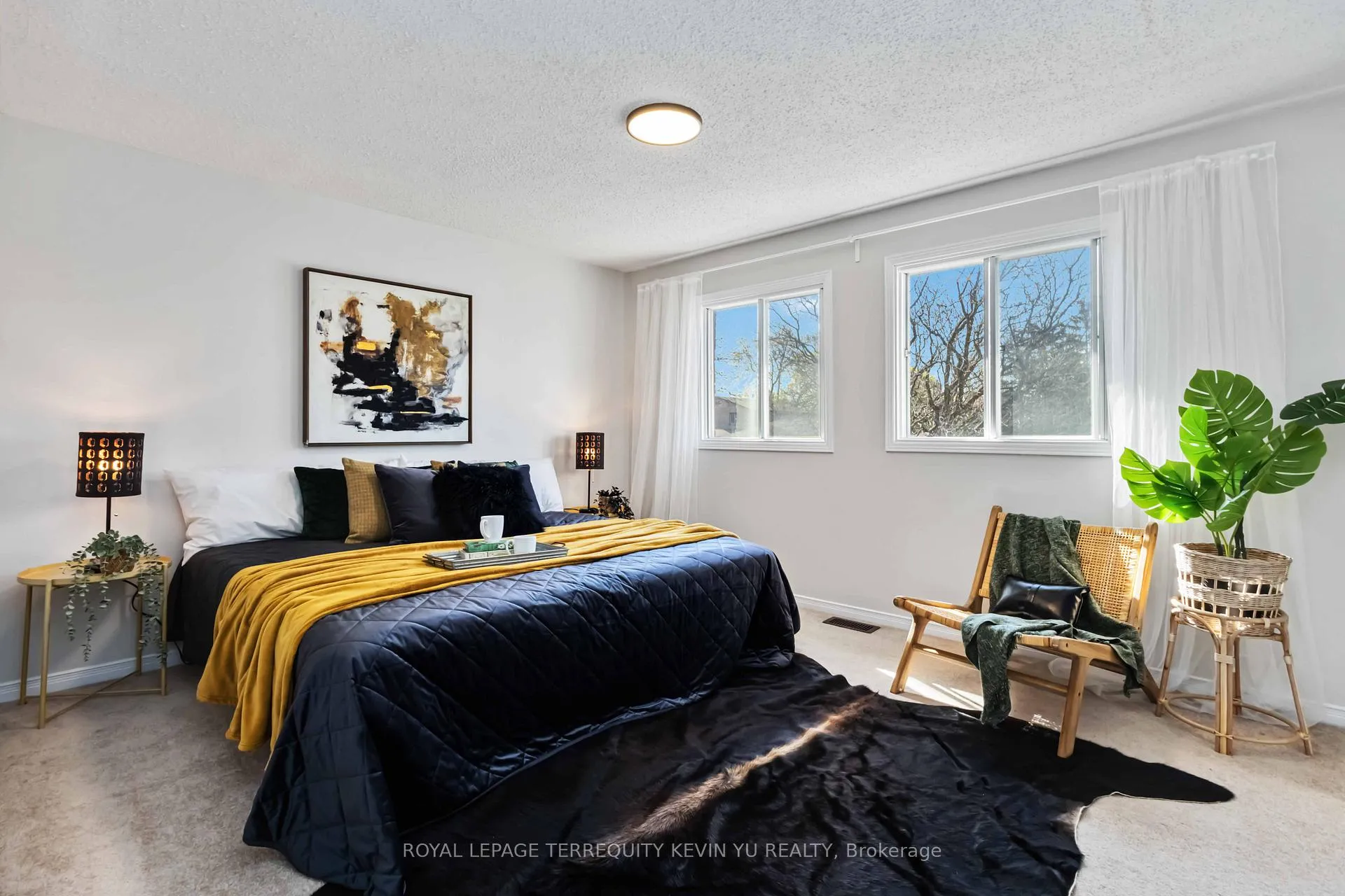 Photo 11 of 24 Blackburn Crescent, Ajax, Central — HOMEH